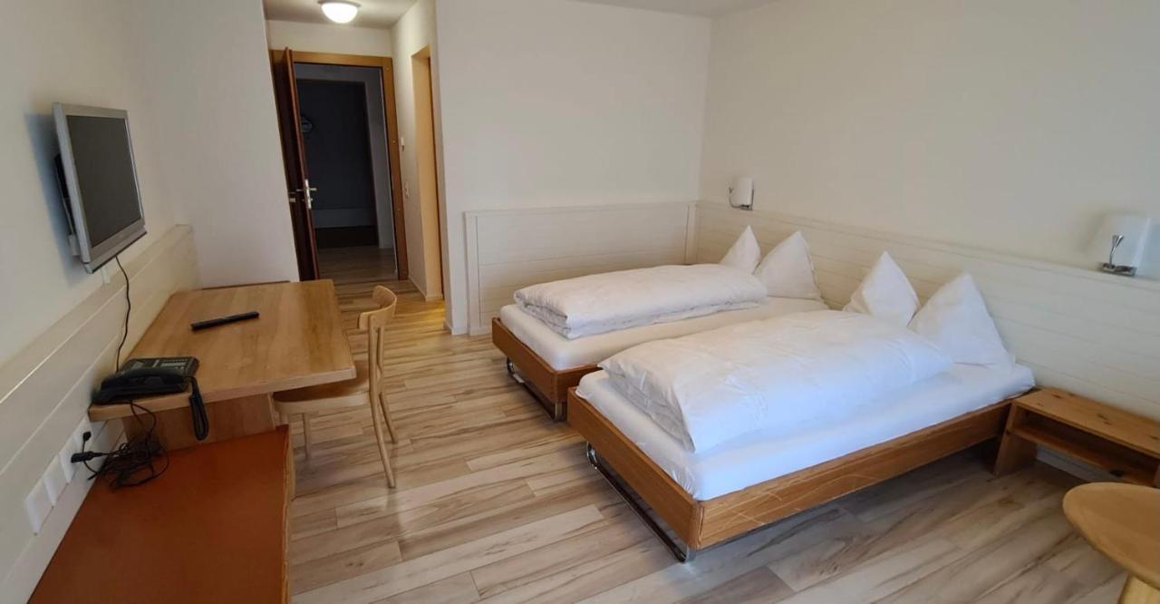 Hotel Breiti Bachenbulach Buitenkant foto